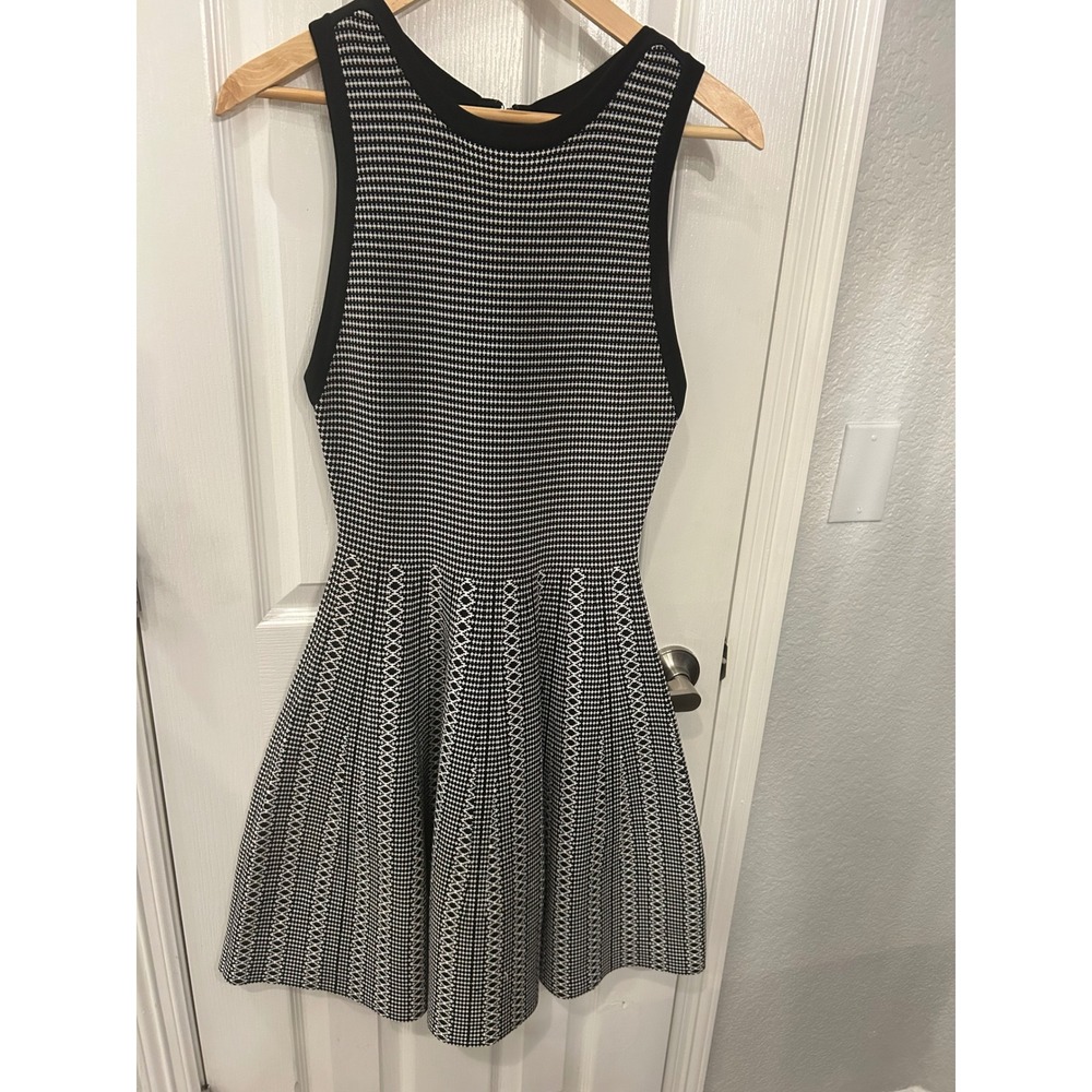 Alice + Olivia Knit Dress Black‎ White Houndstooth Skater C612745969